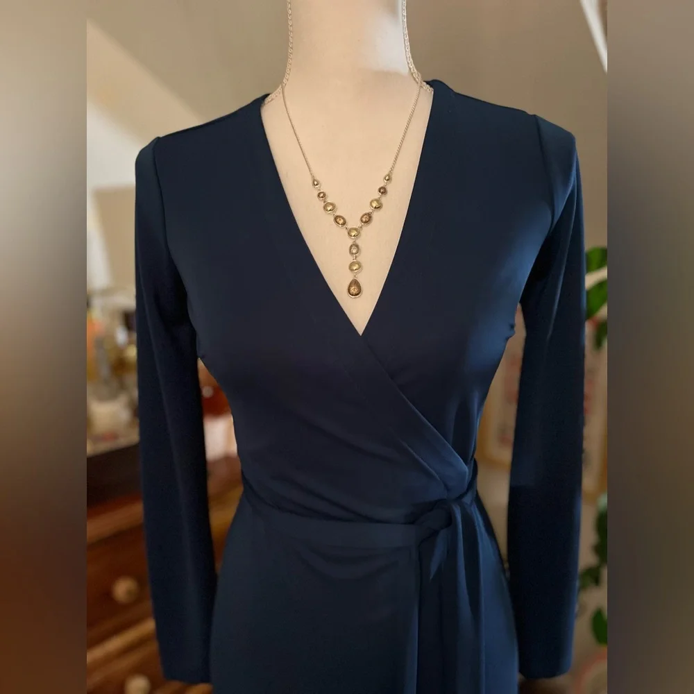 Ann Taylor wrap dress - Picture 3 of 9